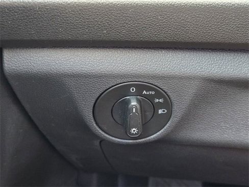 Used 2019 Volkswagen Jetta SEL image 30