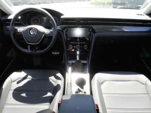 Used 2020 Volkswagen Passat 2.0T R-Line FWD image 10