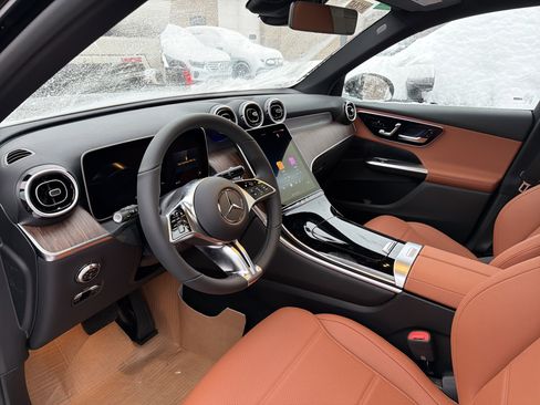 Used 2026 Mercedes-Benz GLC 300 4MATIC image 8