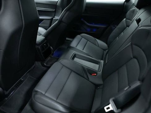 Certified 2022 Porsche Taycan 4 Cross Turismo image 33