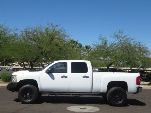 Used 2011 Chevrolet Silverado 2500 W/T image 2