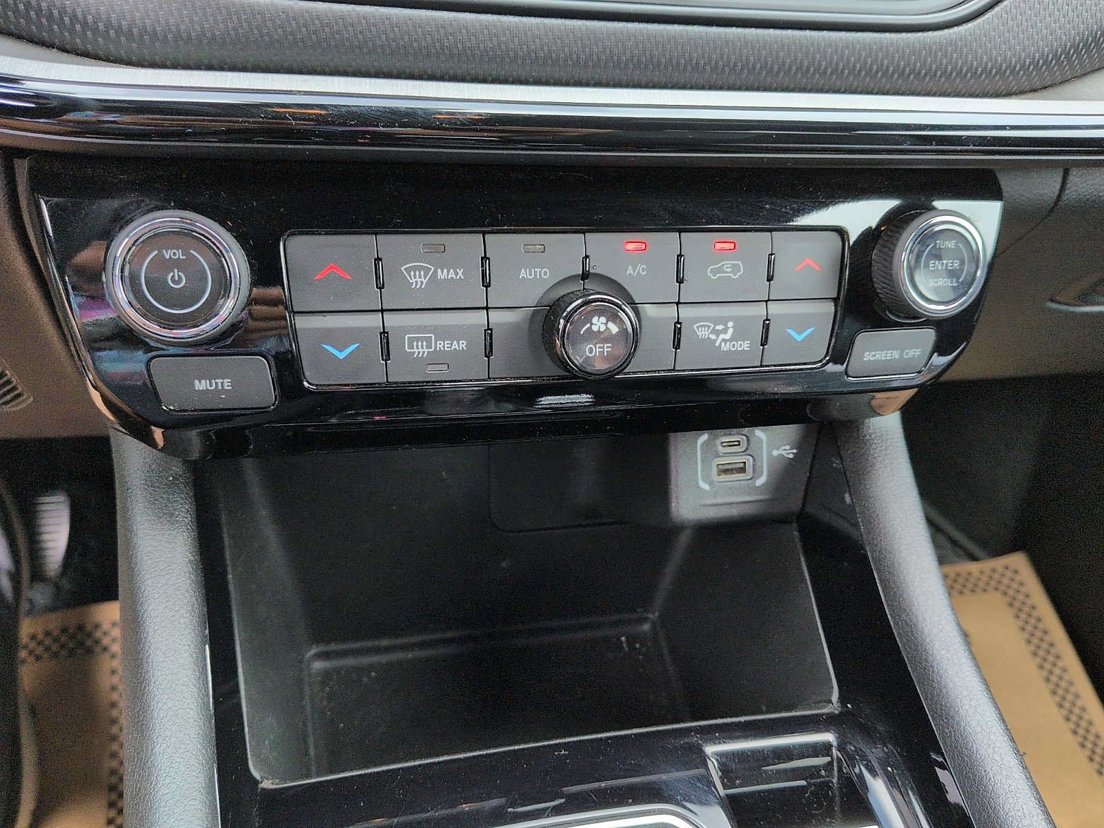 Used 2025 Jeep Compass Trailhawk AWD/4WD image 20