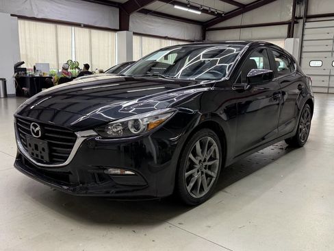 Used 2018 MAZDA MAZDA3 Touring FWD image 5