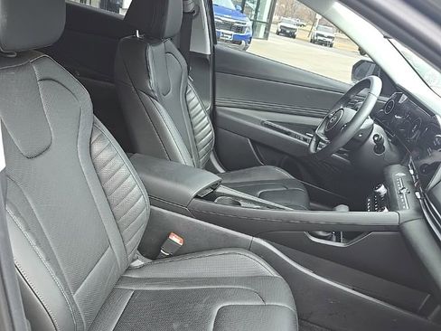 Used 2025 Hyundai Elantra Limited FWD image 8