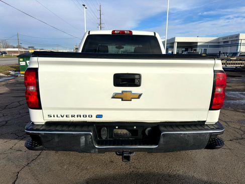 Used 2018 Chevrolet Silverado 1500 LT w/ LT Eassist Package image 9