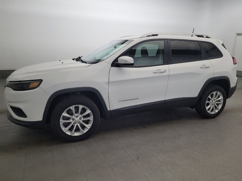 Used 2020 Jeep Cherokee Latitude FWD image 2