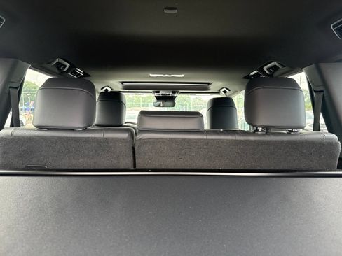 Used 2024 Lexus GX 550 w/ Cold Area Package AWD/4WD image 7