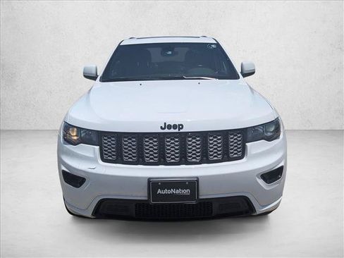 Used 2022 Jeep Grand Cherokee Laredo X RWD image 2