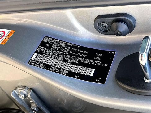 Used 2019 Lexus LX 570 4WD w/ Luxury Package image 36