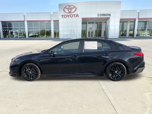 Used 2025 Toyota Camry SE FWD image 2