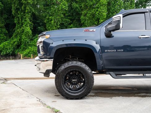 Used 2022 Chevrolet Silverado 2500 LTZ w/ LTZ Premium Package AWD/4WD image 4