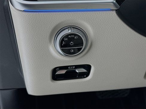 Used 2022 Mercedes-Benz C 300 Sedan image 14