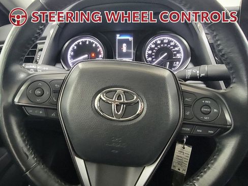 Used 2023 Toyota Camry SE image 19