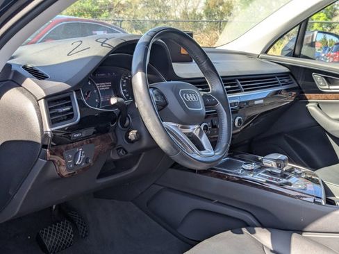 Used 2017 Audi Q7 3.0T Premium Plus image 2