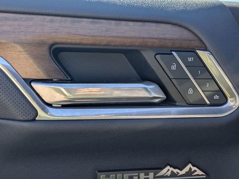 Used 2022 Chevrolet Silverado 1500 High Country w/ High Country Premium Package image 13