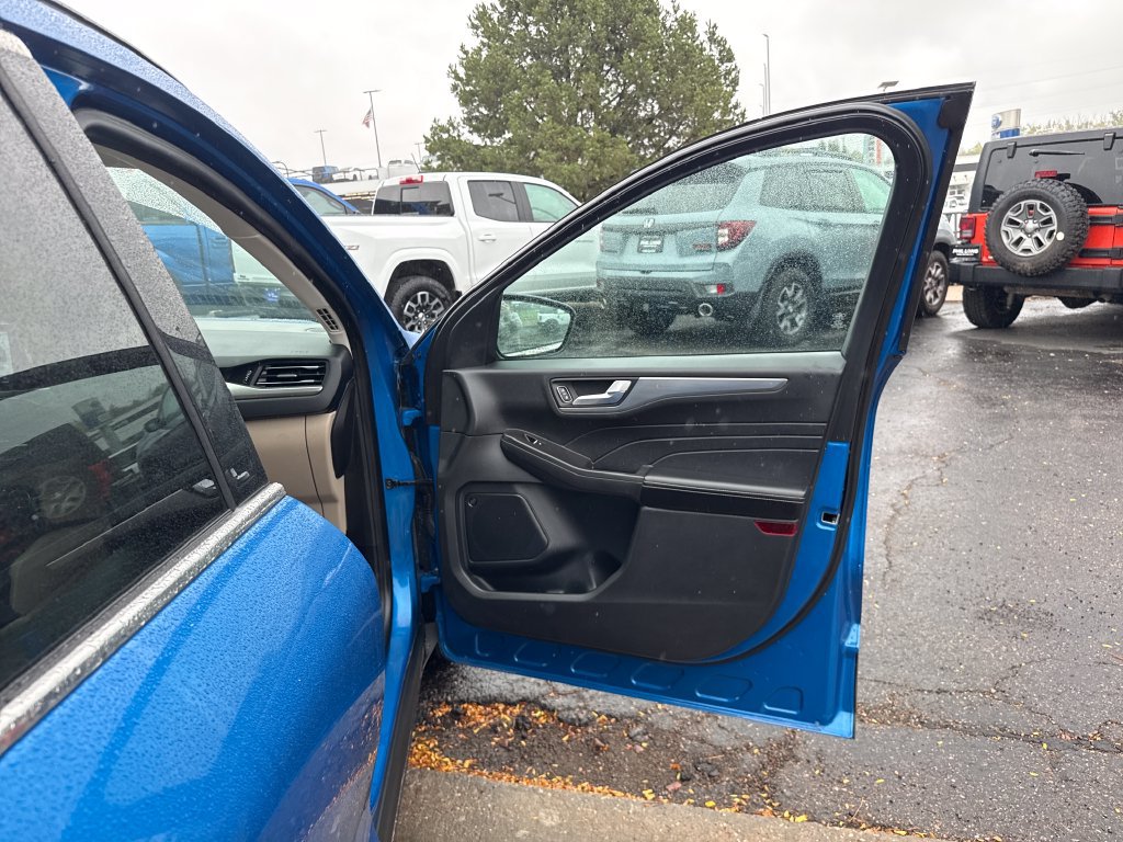 Used 2021 Ford Escape Titanium AWD/4WD image 28