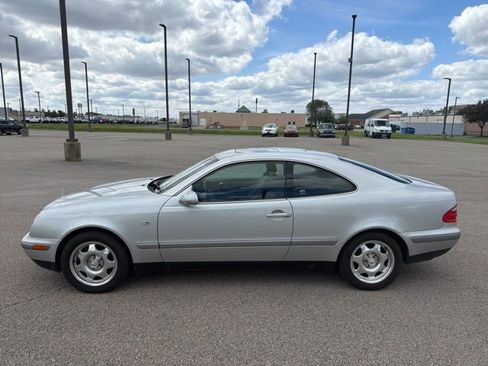 Used 1999 Mercedes-Benz CLK 320 Coupe image 3