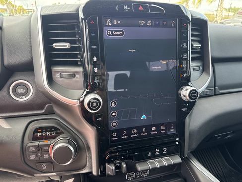 New 2026 RAM 1500 4x4 Crew Cab image 25