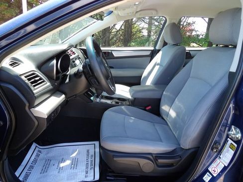Used 2019 Subaru Outback 2.5i AWD/4WD image 12