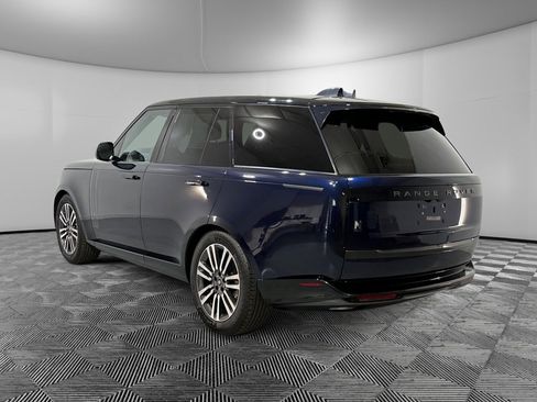 Used 2023 Land Rover Range Rover SE image 3