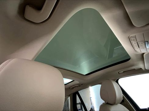 Used 2018 Mercedes-Benz GLC 300 4MATIC image 14