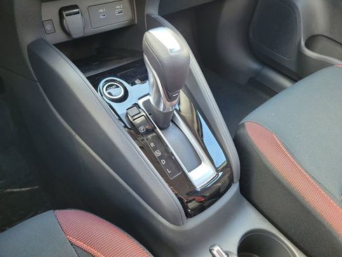 New 2025 Nissan Versa SR w/ Trunk Package image 11