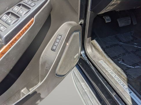 Used 2018 Chevrolet Suburban Premier AWD/4WD image 22