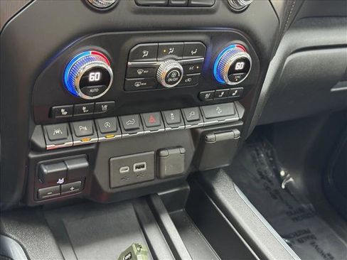 Used 2020 GMC Sierra 1500 AT4 w/ AT4 Premium Package image 17