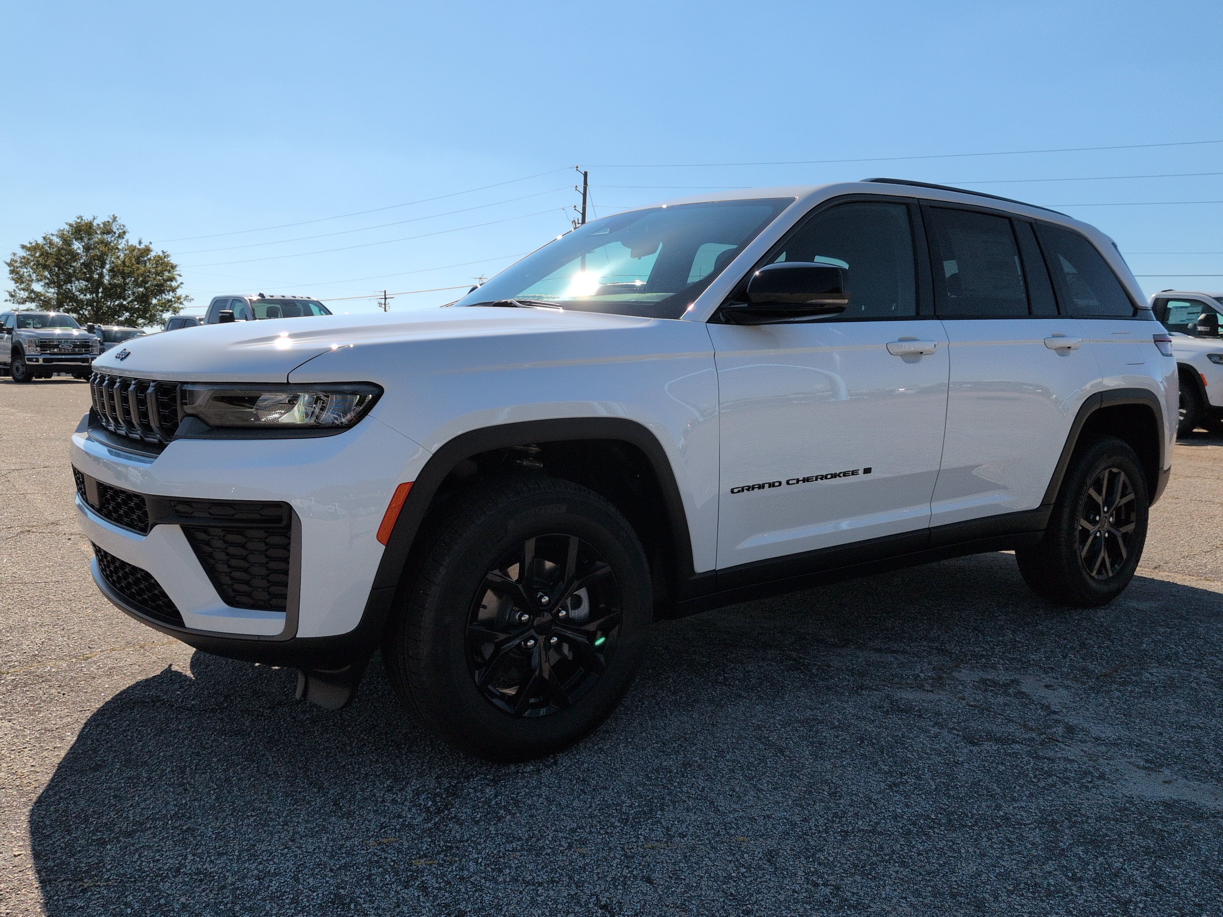New 2026 Jeep Grand Cherokee Altitude AWD/4WD image 6