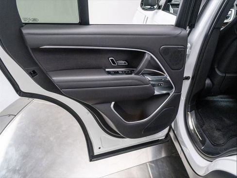 New 2025 Land Rover Range Rover SE image 30