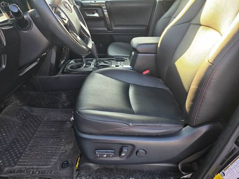 Used 2021 Toyota 4Runner Venture w/ Moonroof Package AWD/4WD image 10