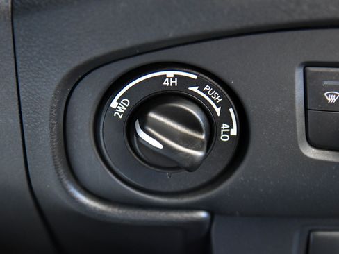 Used 2024 Nissan Frontier PRO-4X w/ Off-Road Protection Package image 25