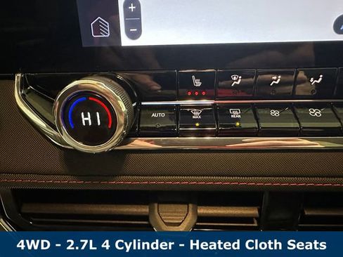 Used 2024 Chevrolet Colorado Z71 image 13