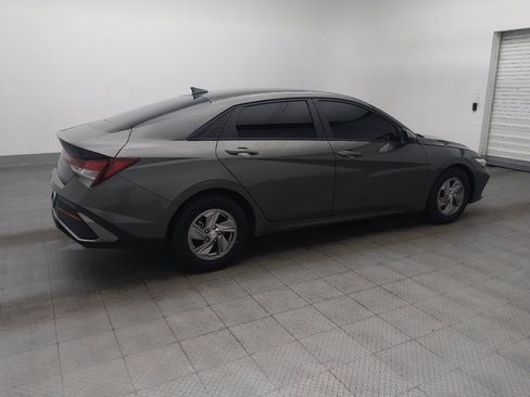 Used 2025 Hyundai Elantra SE FWD image 10