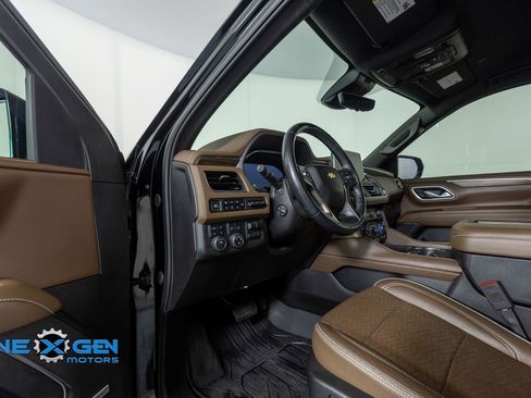 Used 2024 Chevrolet Suburban High Country w/ Advanced Technology Package image 10