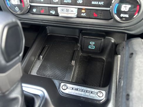Used 2025 Ford Bronco Badlands AWD/4WD image 32