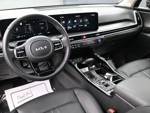Used 2025 Kia Sorento SX image 23