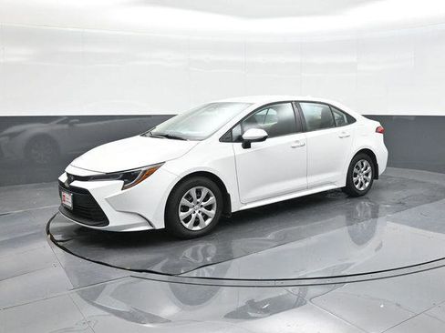 Certified 2026 Toyota Corolla LE FWD image 1
