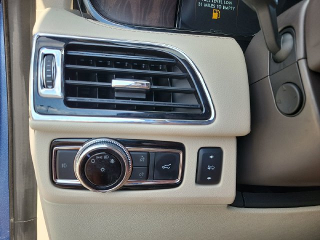 Used 2018 Lincoln Navigator Select w/ Technology Package RWD image 35