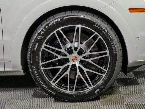 New 2026 Porsche Cayenne GTS AWD/4WD image 41
