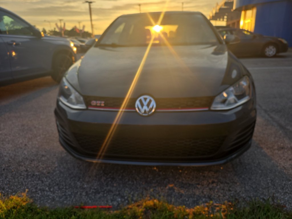 Used 2016 Volkswagen Golf 2-Door FWD image 6