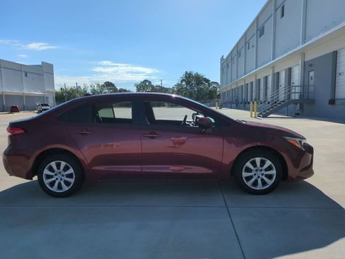 Certified 2025 Toyota Corolla LE image 4