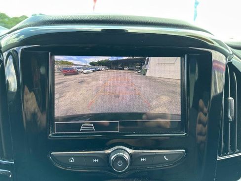 Used 2020 Chevrolet Traverse LT FWD image 28