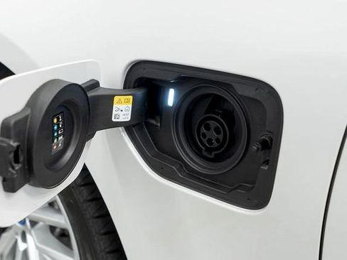 Used 2024 BMW 330e xDrive w/ Convenience Package image 51