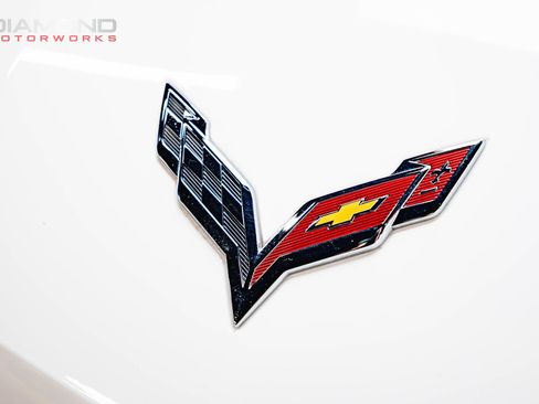 Used 2019 Chevrolet Corvette Stingray Coupe w/ 1LT RWD image 35
