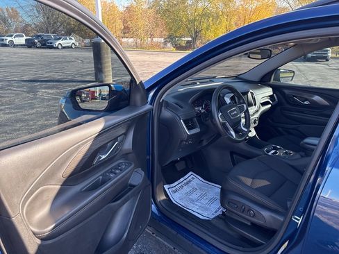 Used 2022 GMC Terrain SLE w/ Driver Convenience Package image 13