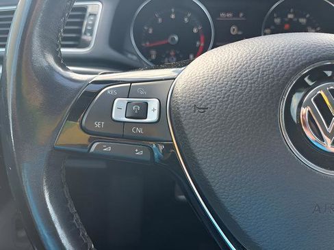 Used 2018 Volkswagen Passat 2.0T R-Line FWD image 18