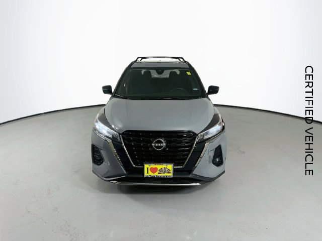 Certified 2022 Nissan Kicks SR w/ Interior Electronics Package FWD image 2