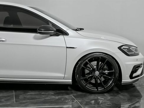 Used 2019 Volkswagen Golf 4-Door image 12