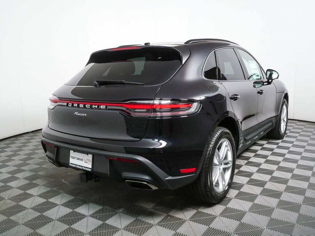 Certified 2026 Porsche Macan AWD/4WD image 29
